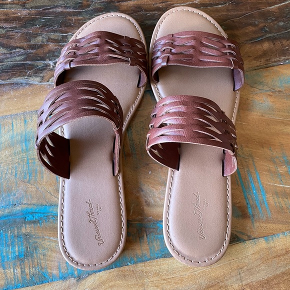 Universal Thread Sandals NEW - Picture 3 of 9